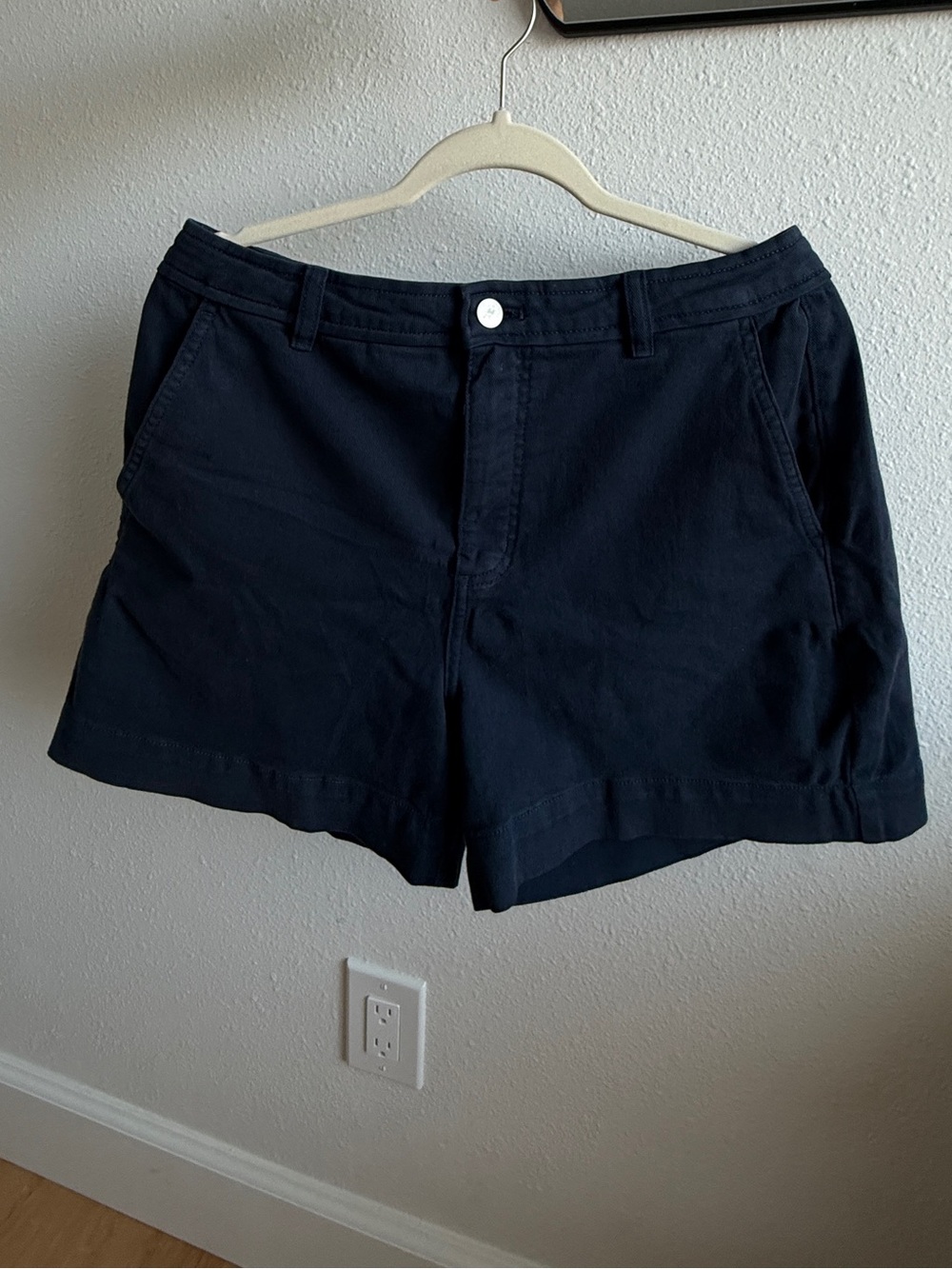 Everlane The Utility Short